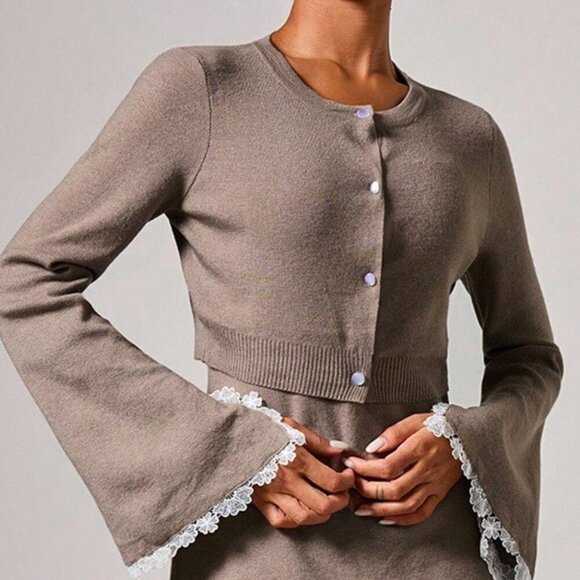 Elegant Women's Sleeveless Lace Trim Dress with Cardigan Set - Picture 9 of 14